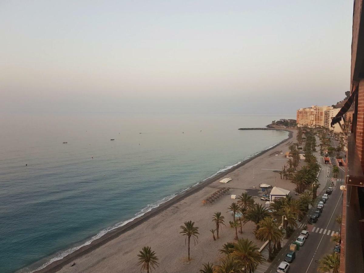 Atico En Almunecar. Primera Linea De Playa Con Vistas Espectaculares Exteriör bild